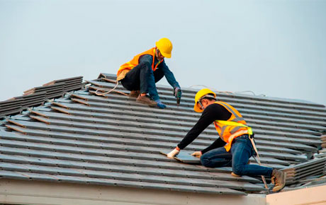 Operator fixing a Roof